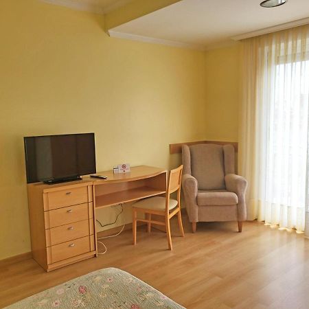 Hotel Villa Juanita Эль-Грове Экстерьер фото