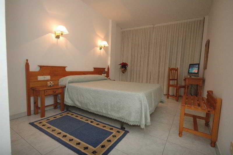 Hotel Villa Juanita Эль-Грове Экстерьер фото