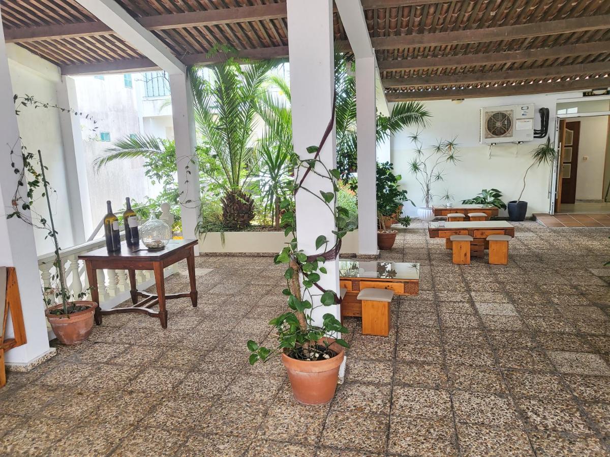 Hotel Villa Juanita Эль-Грове Экстерьер фото