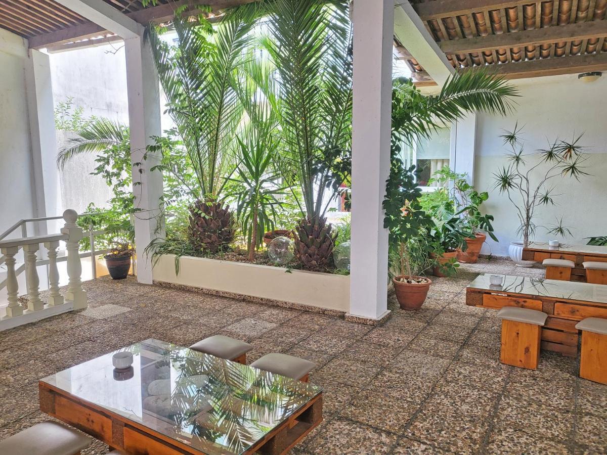 Hotel Villa Juanita Эль-Грове Экстерьер фото