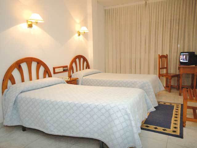 Hotel Villa Juanita Эль-Грове Экстерьер фото